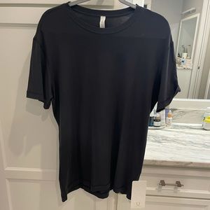 Men’s lululemon tee